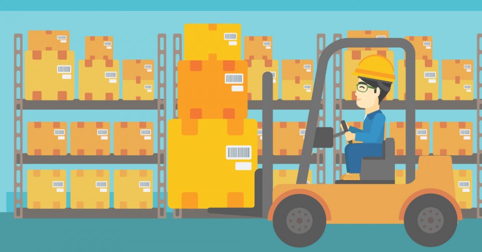 bigstock-An-asian-warehouse-worker-load-139801394-960x502 (1)