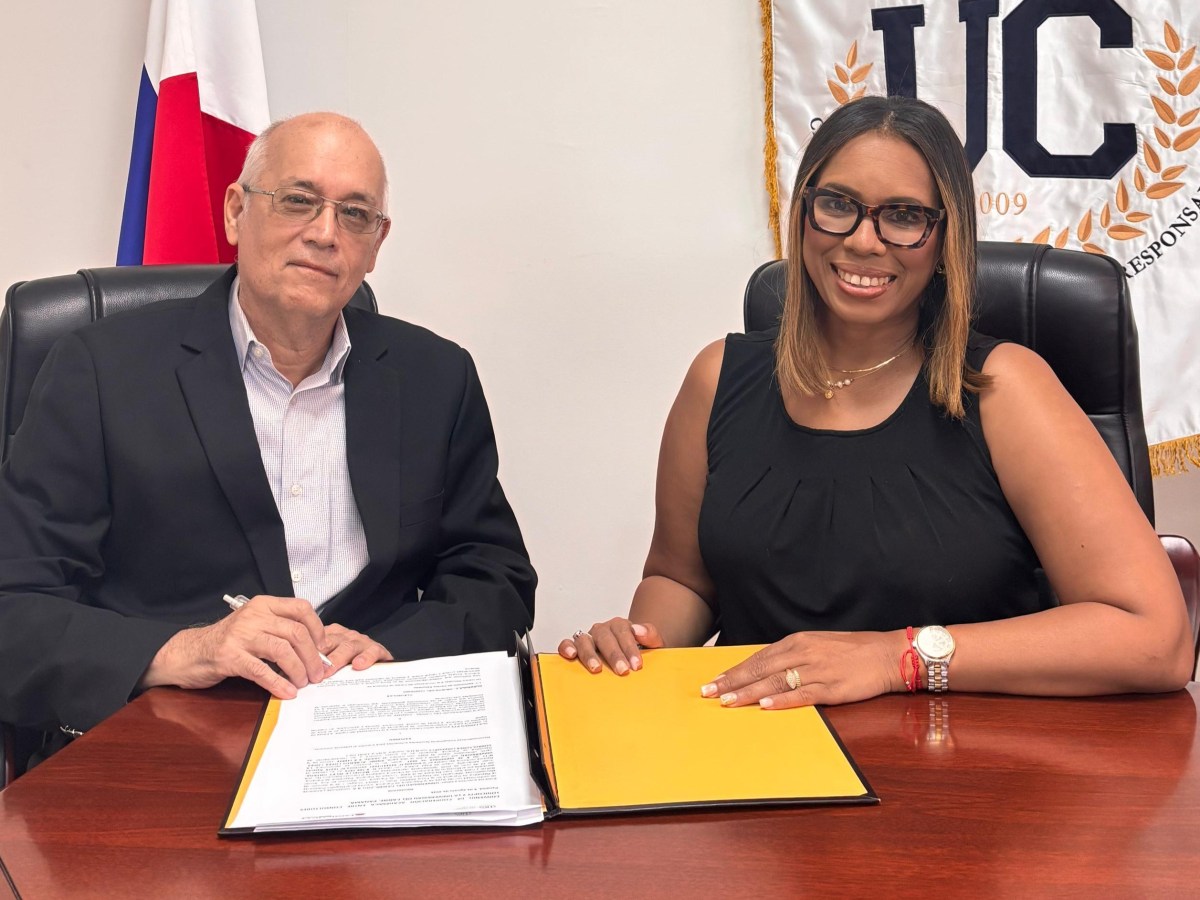 Consultores Lógico Panamá y UCARIBE firman acuerdo para impulsar la educación continua en&nbsp;Panamá